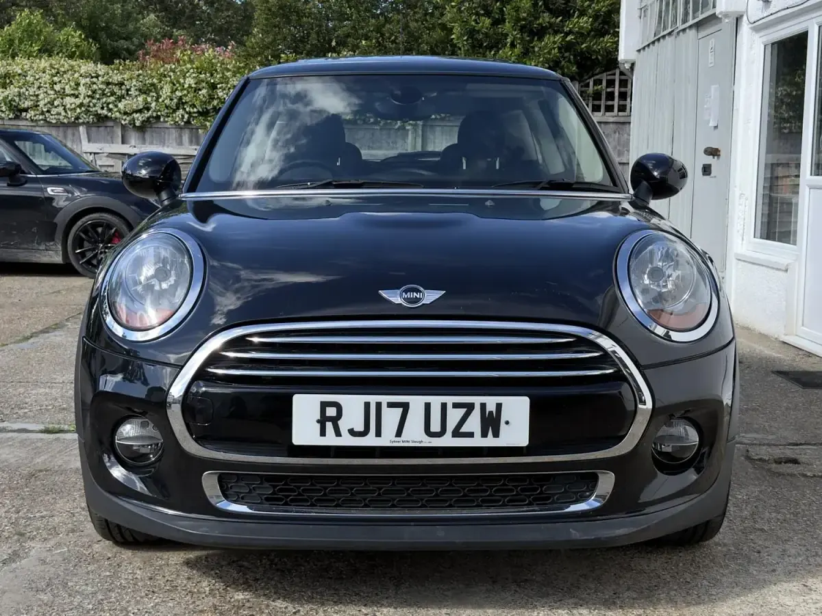 Used Mini Cooper Hatch 136 HP (100 kW) 2017 Black Hatchback