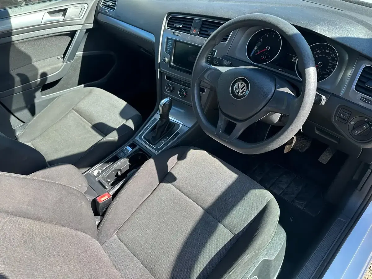 Used VW Golf VII S 125 HP (91 kW) 2017 White Hatchback