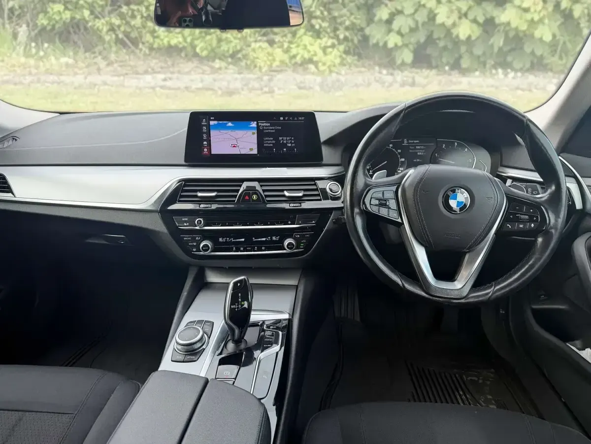 Used BMW 530 Comfort Edition 286 HP (210 kW) 2021 White Estate