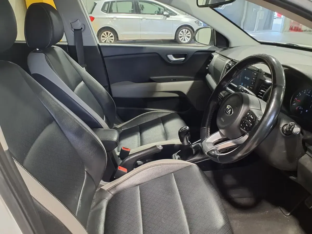 Used Kia Stonic 2019 White SUV