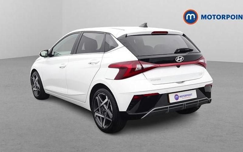 Used Hyundai i20 Premium 101 HP (74 kW) 2025 White Hatchback