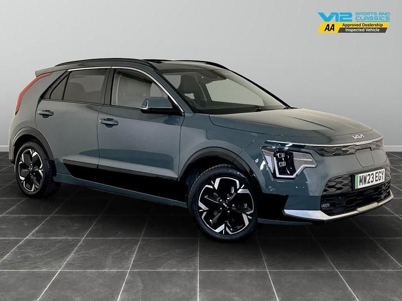 Green Used 2023 Kia e-Niro 4 SUV | £18,695 (Fair price) - Image 1/2