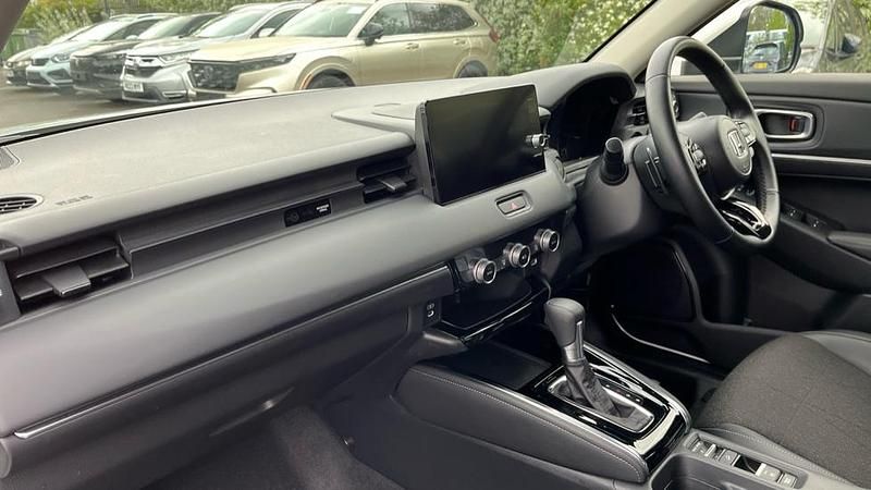 Second-hand Honda HR-V Advance 131 CP (96 kW) 2025 Alb SUV