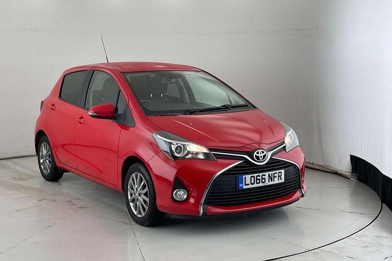 Used Toyota Yaris 99 HP (72 kW) 2016
