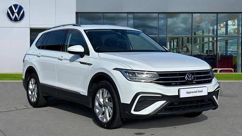 Used VW Tiguan Allspace Life 150 HP (110 kW) 2022 Pure white SUV