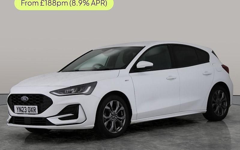 Used Ford Focus ST-Line 125 HP (91 kW) 2023 White Hatchback