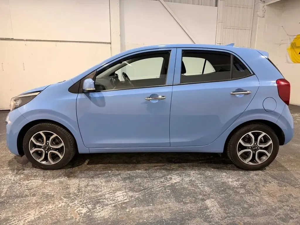 Second-hand Kia Picanto Play 83 CP (61 kW) 2018 Albastru Hatchback