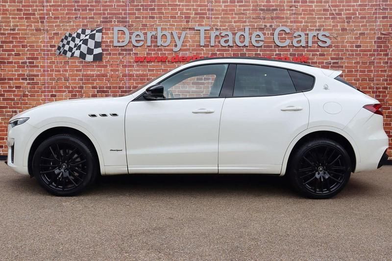 Used Maserati Levante 350 HP (257 kW) 2020 White SUV