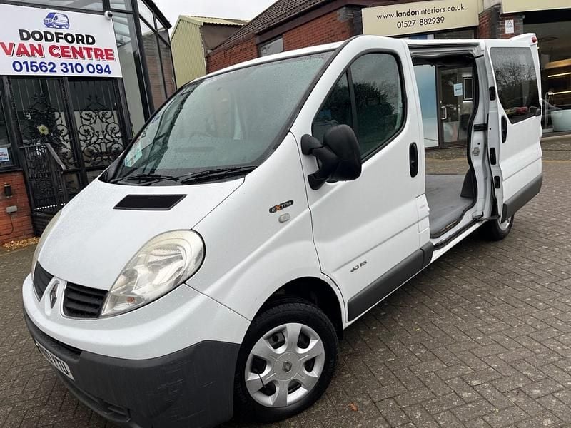 Used Renault Trafic 115 HP (84 kW) 2010 White MPV