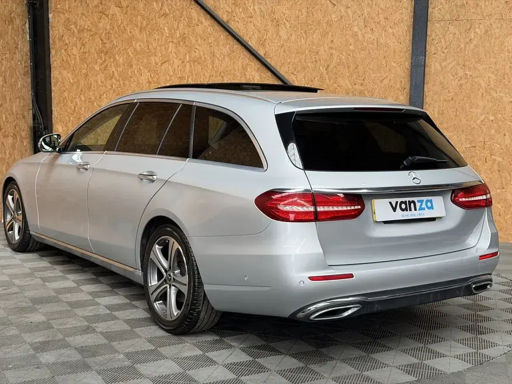 Used Mercedes E220 Premium 194 HP (142 kW) 2017 Silver Estate