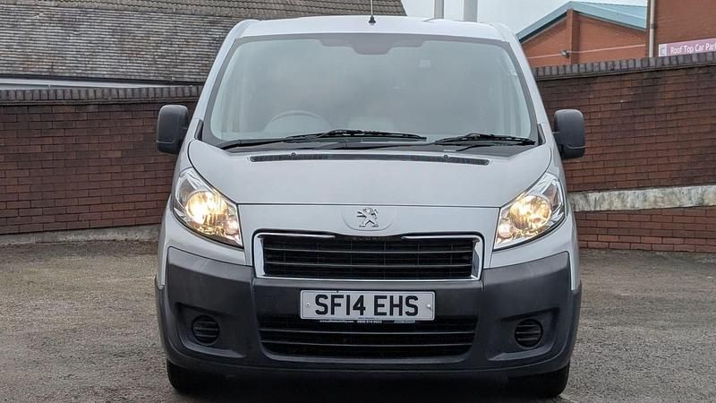 Used Peugeot TePee Comfort 2014 Silver MPV