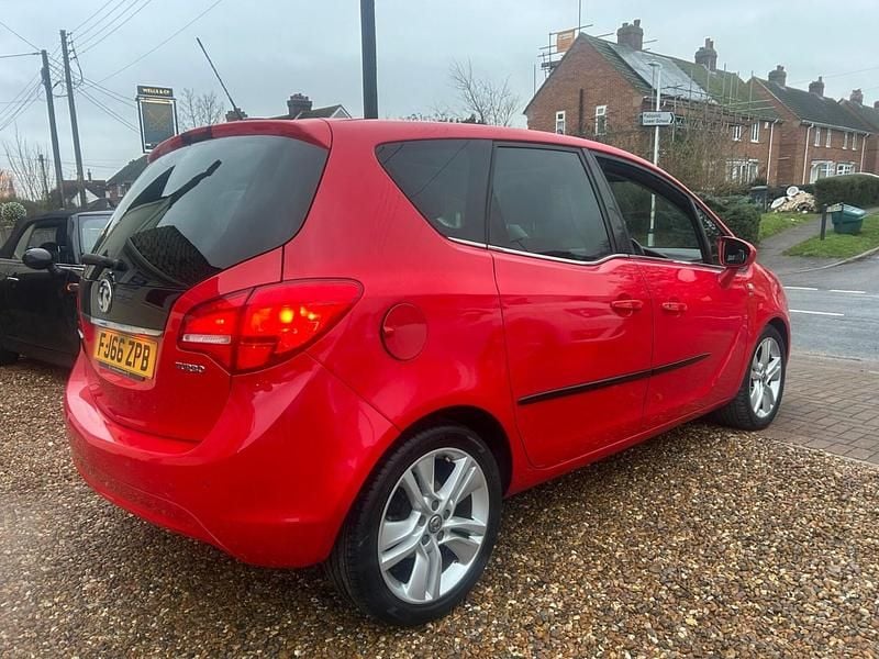 Used Vauxhall Meriva 120 HP (88 kW) 2016 Red MPV