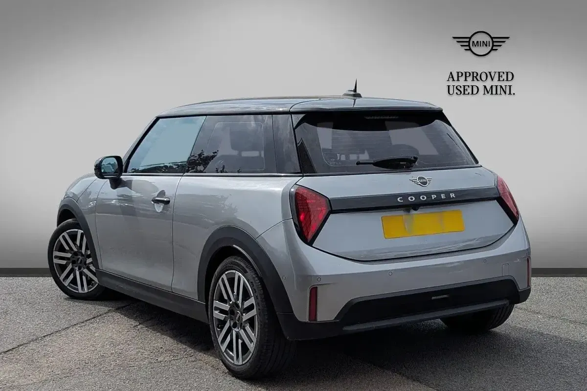 Used Mini Cooper Hatch 154 HP (113 kW) 2024 Silver Hatchback