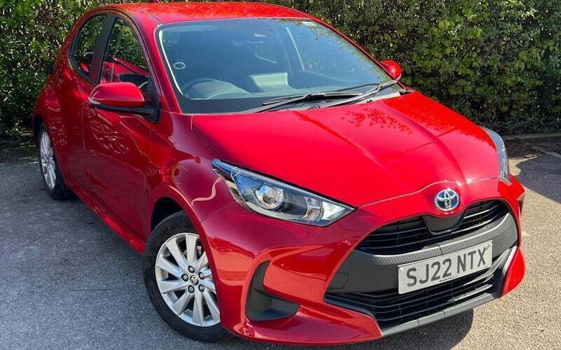 Used 2025 Toyota Yaris Hybrid Hatchback | £17,299 (Good price) - Image 1/4