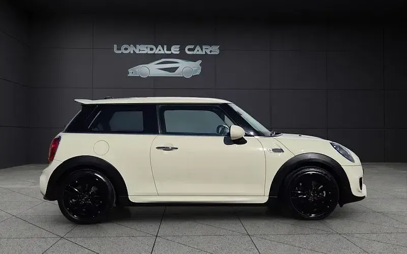 Used Mini Cooper Hatch 136 HP (100 kW) 2017 Silver Hatchback