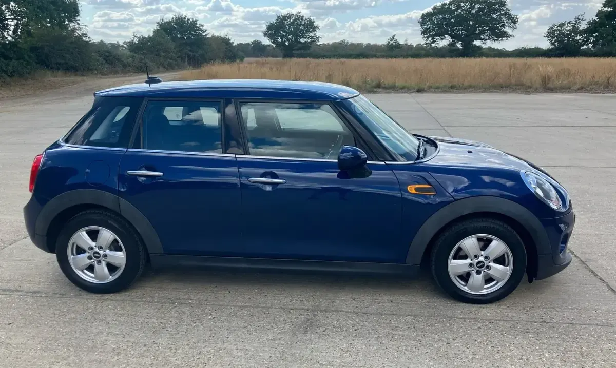 Used Mini Cooper Hatch 136 HP (100 kW) 2016 Blue Hatchback