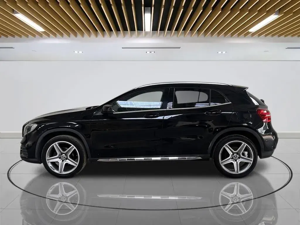 Used Mercedes GLA180 AMG line 122 HP (89 kW) 2019 Black SUV