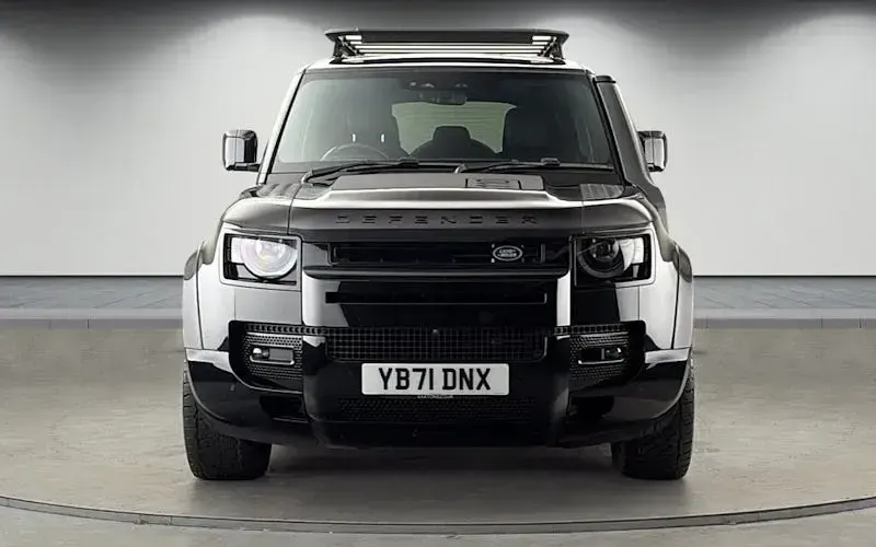 Begagnad Land Rover Defender HSE Dynamic 300 HK (220 kW) 2024 SUV