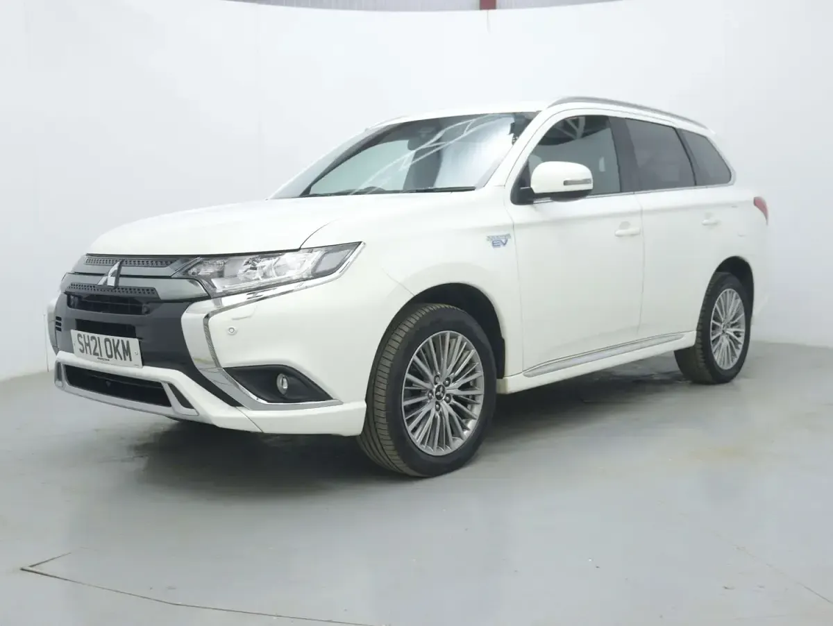 Used Mitsubishi Outlander P-HEV 2021 White SUV