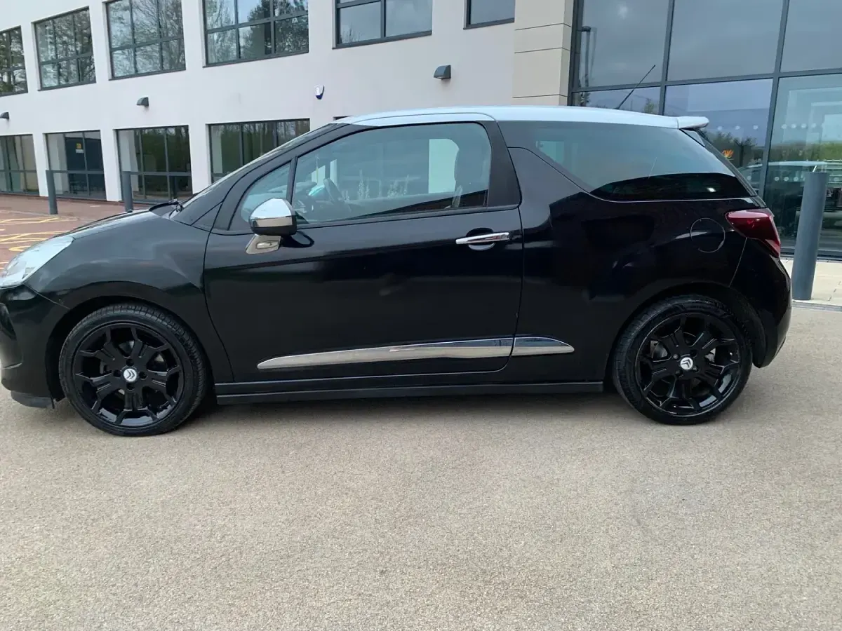 Used Citroën DS3 115 HP (84 kW) 2014 Black Hatchback
