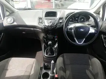 Used Ford Fiesta Zetec 80 HP (58 kW) 2014 White Hatchback