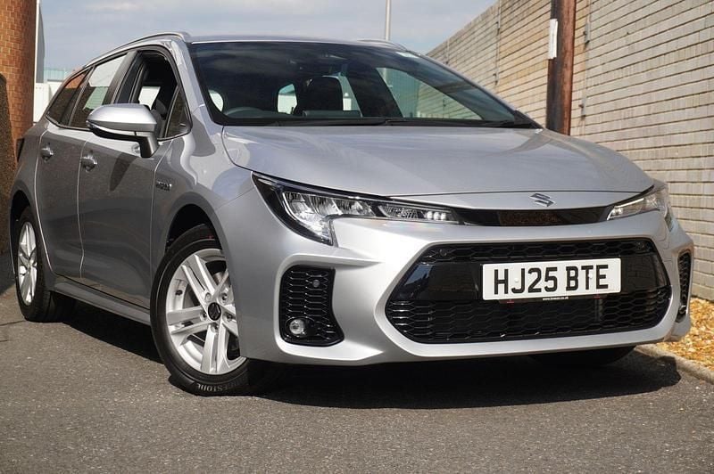 Used 2025 Suzuki Swace Estate | £22,989 (Fair price) - Image 1/4