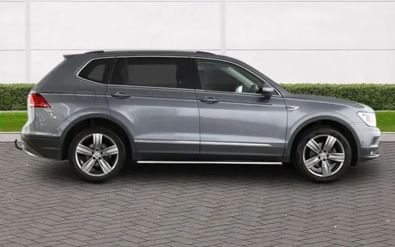 Usado VW Tiguan Allspace Match 150 HP (110 kW) 2021 Cinzento SUV