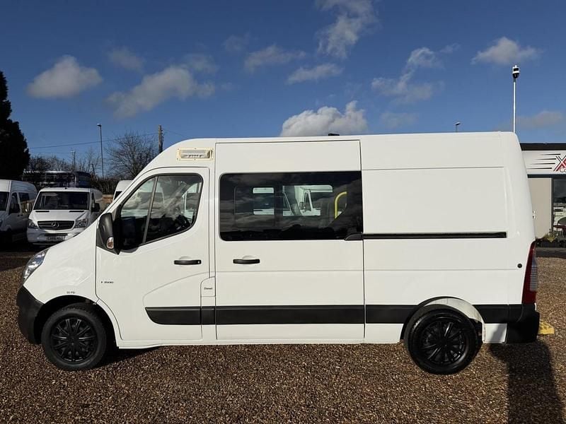 Used Vauxhall Movano 130 HP (95 kW) 2019 White MPV