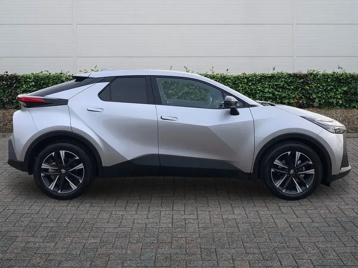 Used Toyota C-HR Design 140 HP (102 kW) 2025 Silver SUV