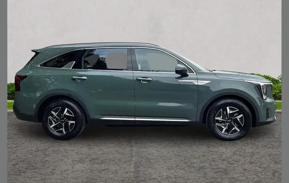 Used Kia Sorento 211 HP (155 kW) 2025 Green SUV