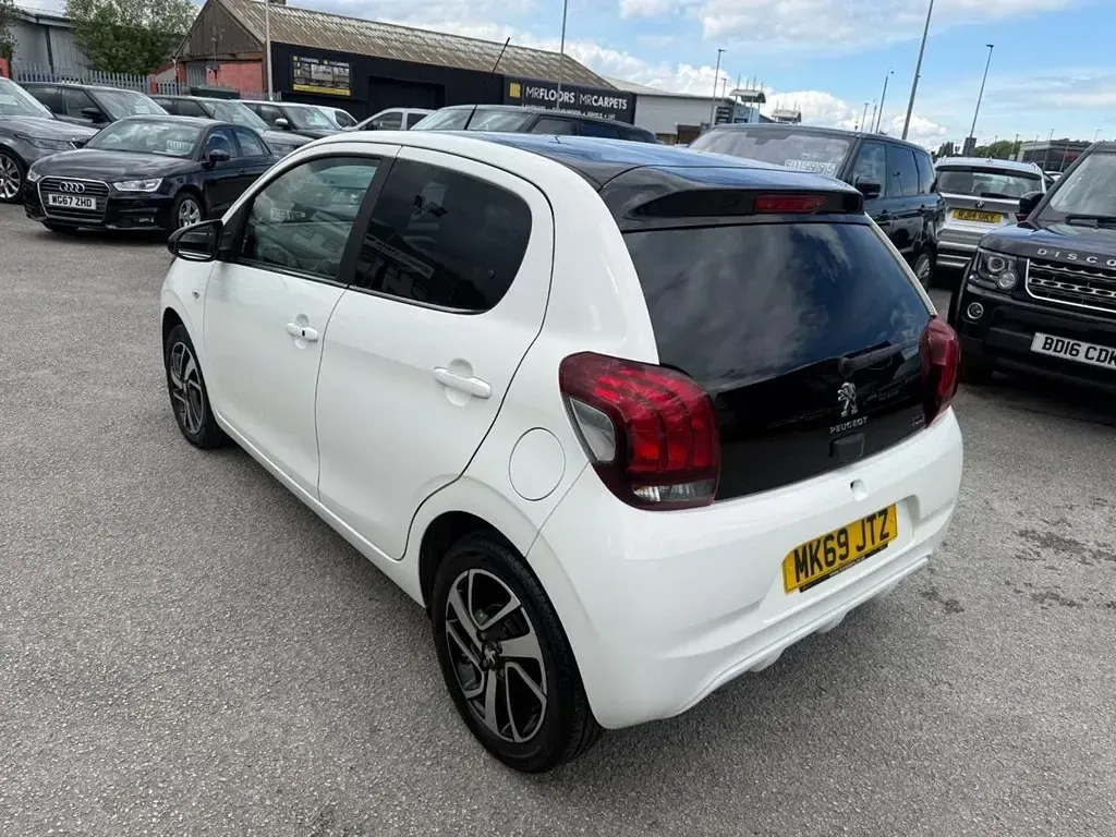 Begagnad Peugeot 108 Allure 72 HK (52 kW) 2020 Vit Halvkombi