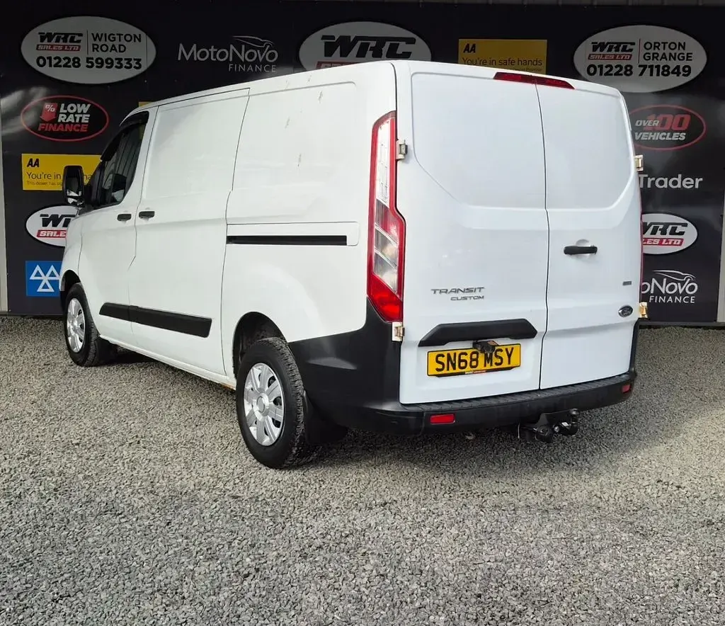 Used Ford Transit Custom 105 HP (77 kW) 2018 White Van
