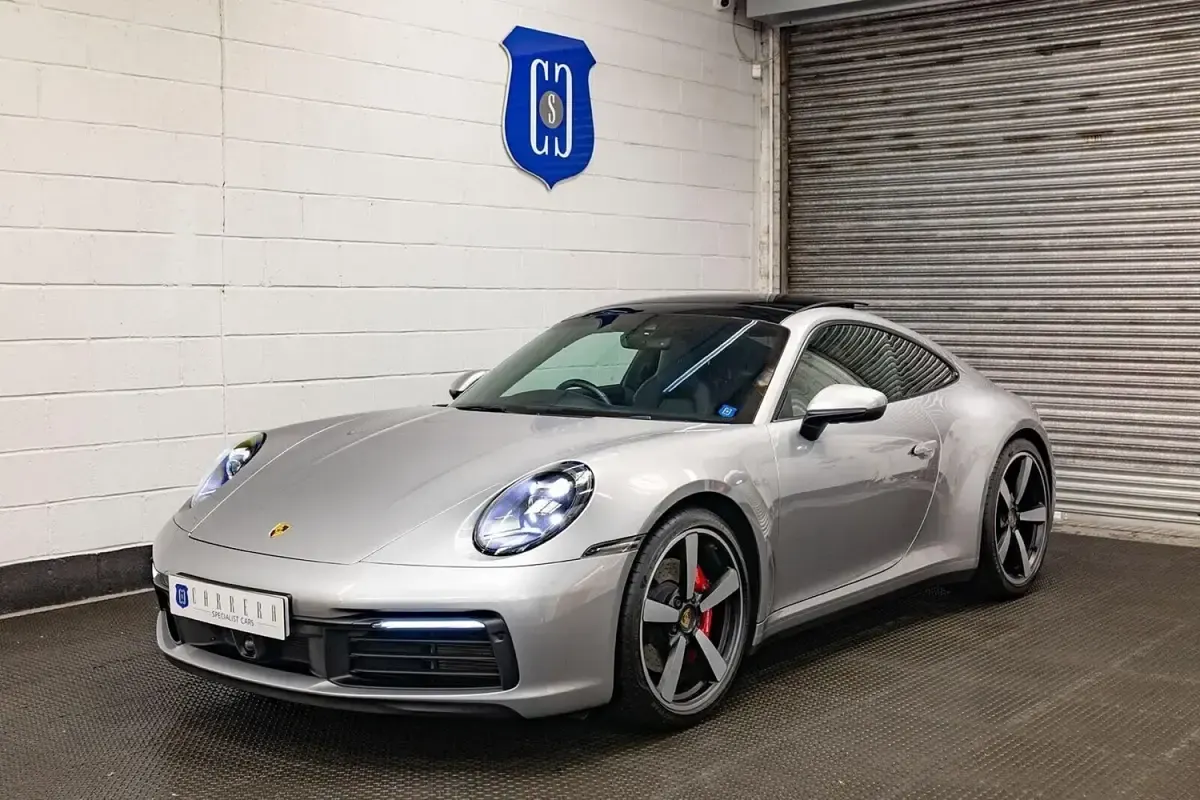 Begagnad Porsche 911 2019 Silver Sportkupé