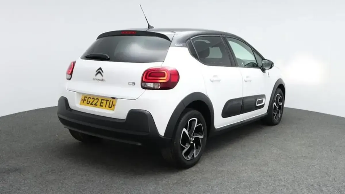Used Citroën C3 PureTech 82 HP (60 kW) 2022 White Hatchback