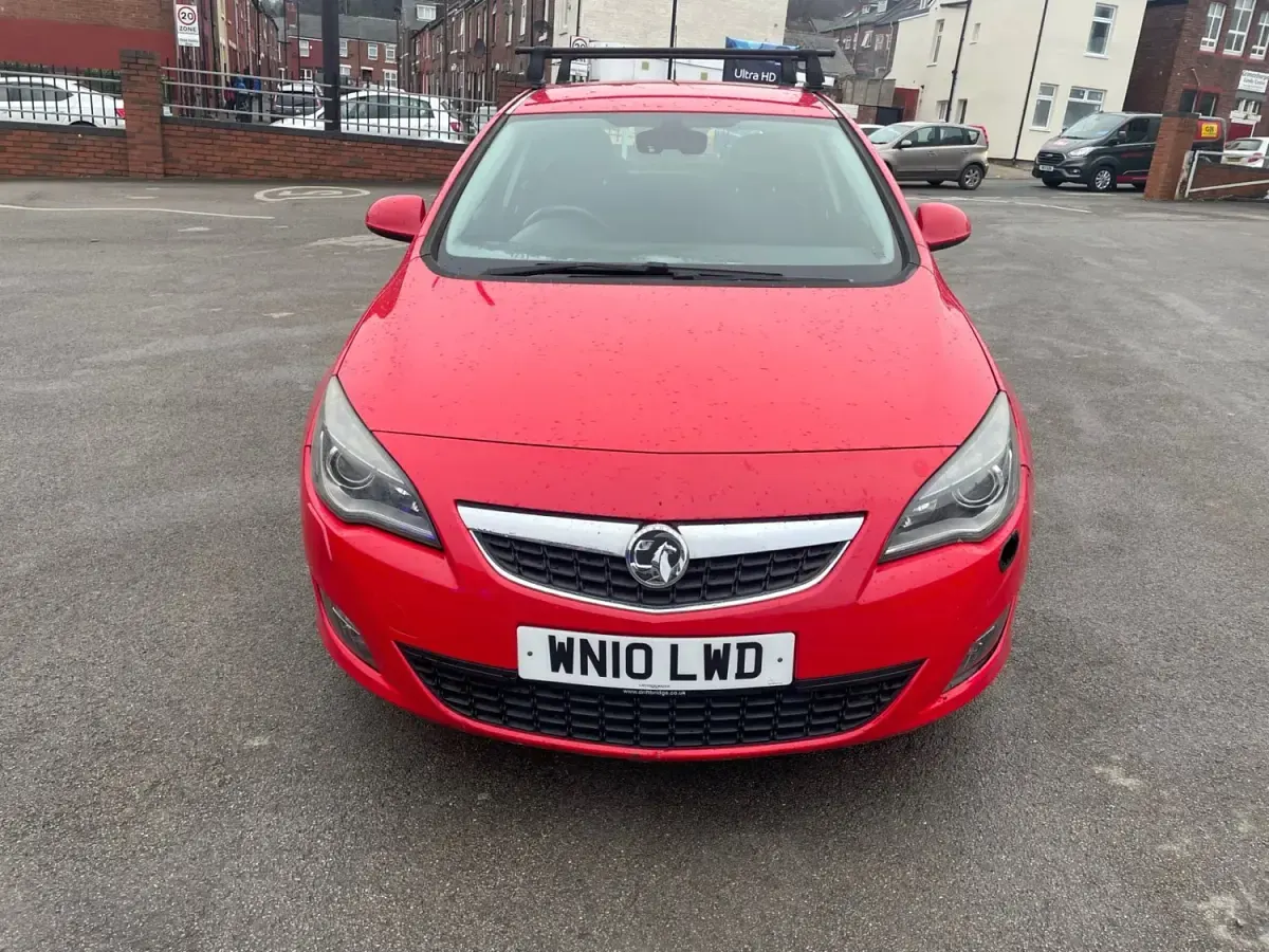 Second-hand Vauxhall Astra SRi 2010 Roșu Hatchback