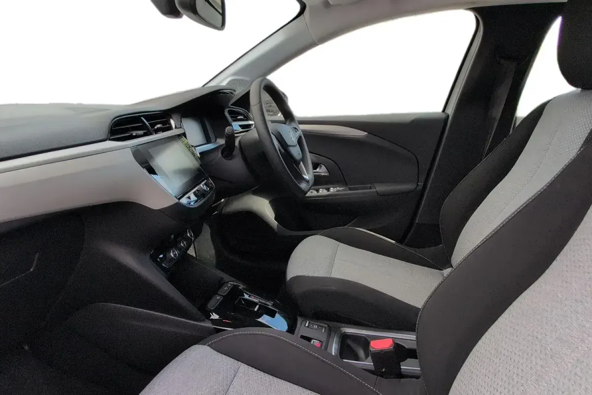 Used Vauxhall Corsa-e Design Edition 100 kW (136 HP) 2024 Silver Hatchback