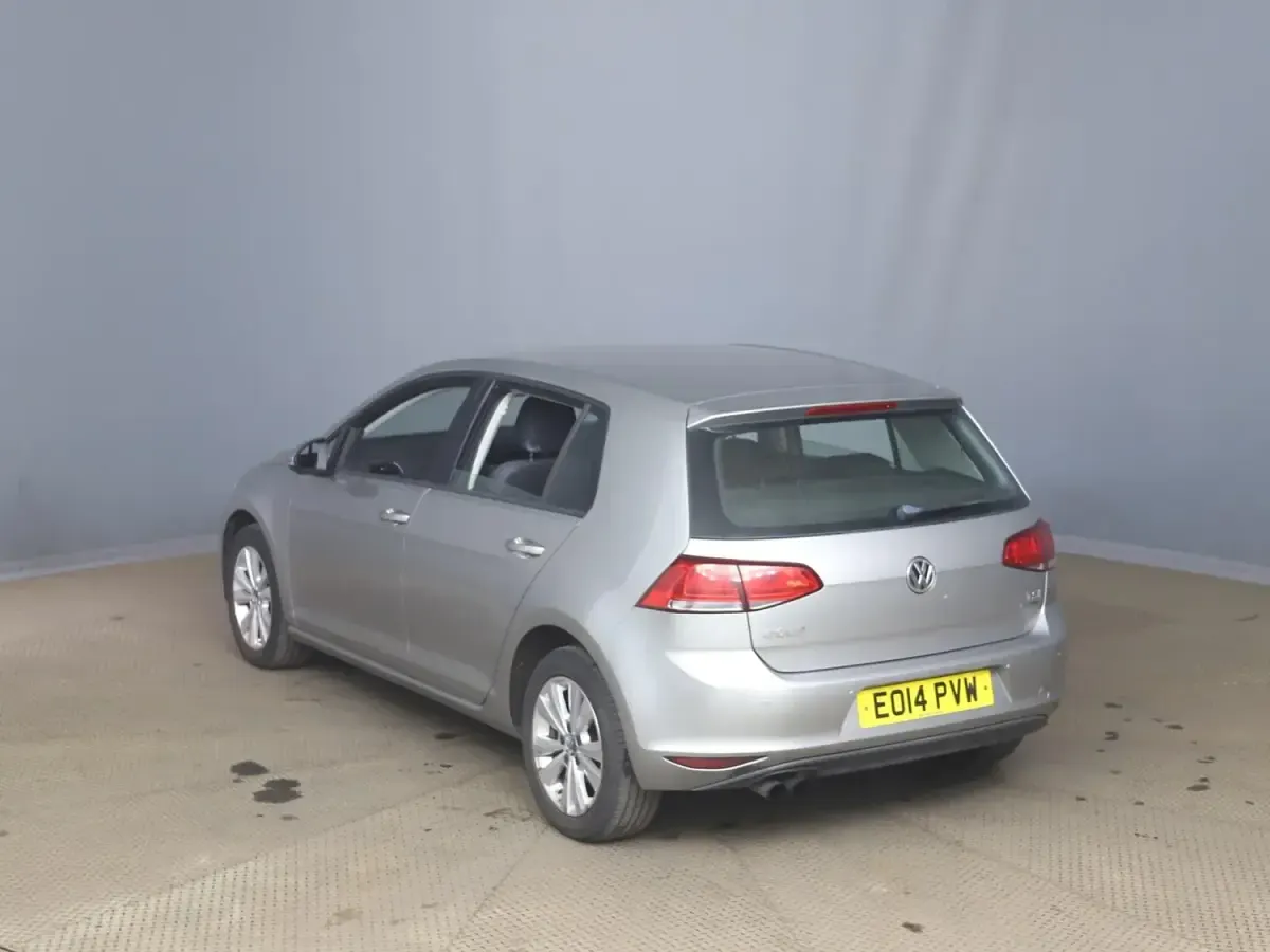 Begagnad VW Golf VII SE 2014 Silver Halvkombi