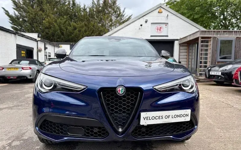 Used Alfa Romeo Stelvio 280 HP (205 kW) 2018 Blue SUV