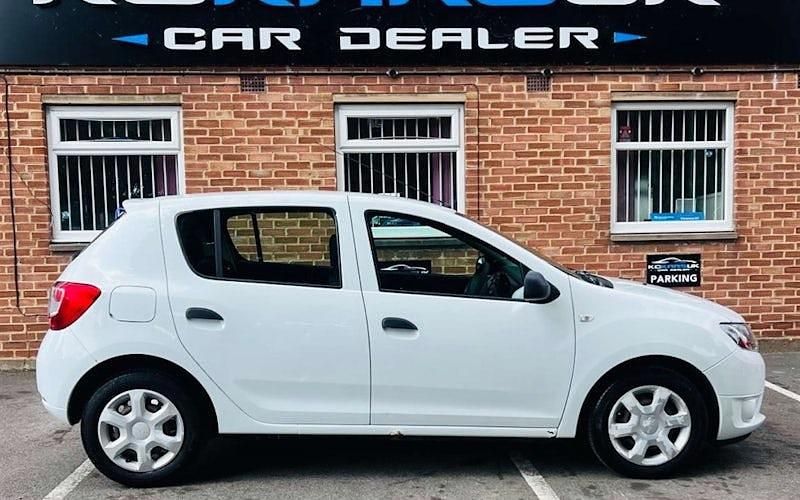 Used Dacia Sandero Ambiance 75 HP (55 kW) 2015 Hatchback