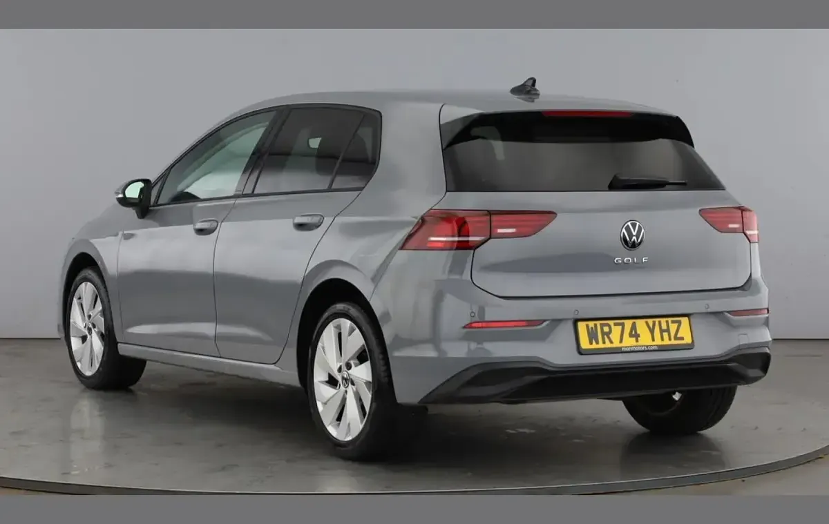 Usado VW Golf VIII Match 113 HP (83 kW) 2024 Cinzento Citadino