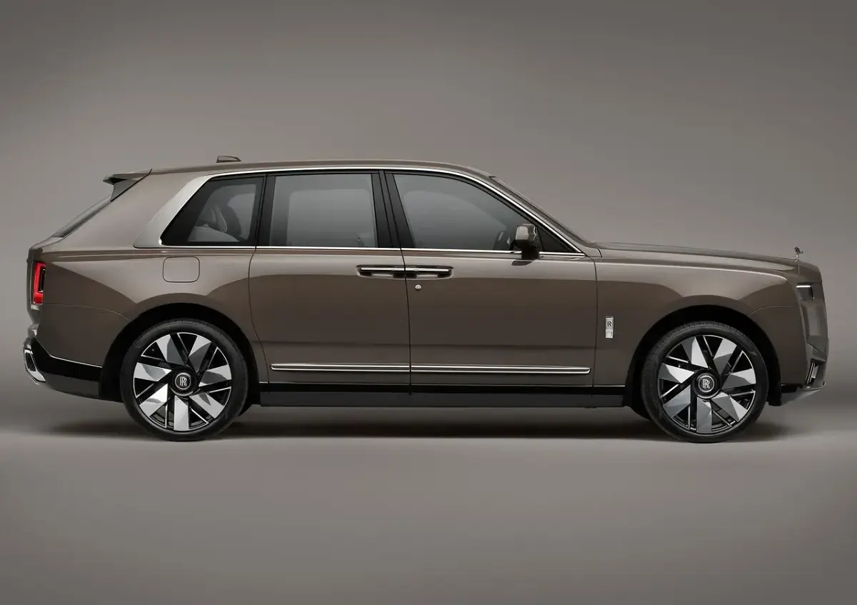 New Rolls Royce Cullinan 600 HP (441 kW) 2025 SUV