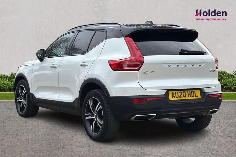 Used Volvo XC40 R-Design 188 HP (138 kW) 2020 White SUV