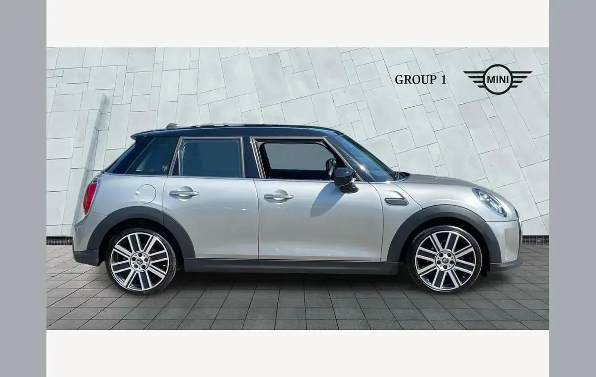Used Mini Cooper Exclusive 136 HP (100 kW) 2024 Silver Hatchback