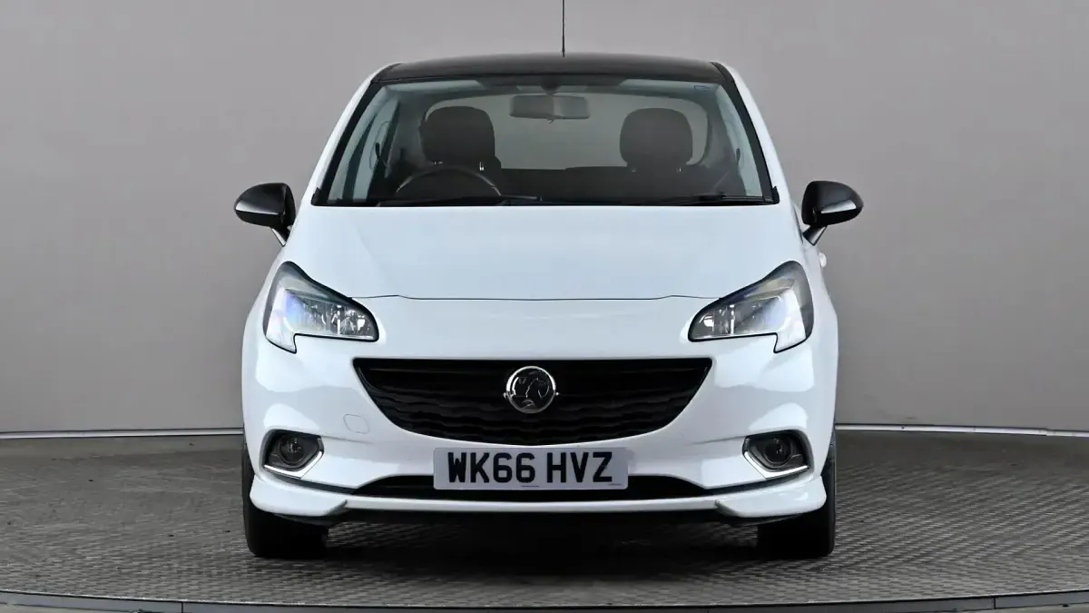 Used Vauxhall Corsa Edition 90 HP (66 kW) 2016 White Hatchback