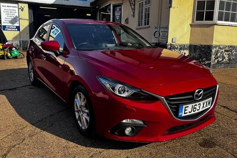 Used Mazda 3 165 HP (121 kW) 2014 Red Hatchback