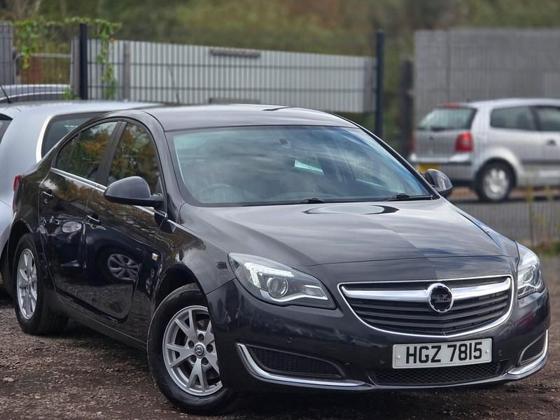 Black Used 2015 Vauxhall Insignia Design Edition Hatchback | £2,500 (Good price) - Image 1/4