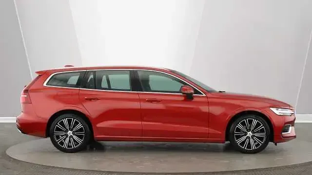 Used Volvo V60 Inscription 163 HP (119 kW) 2022 Fusion red Estate