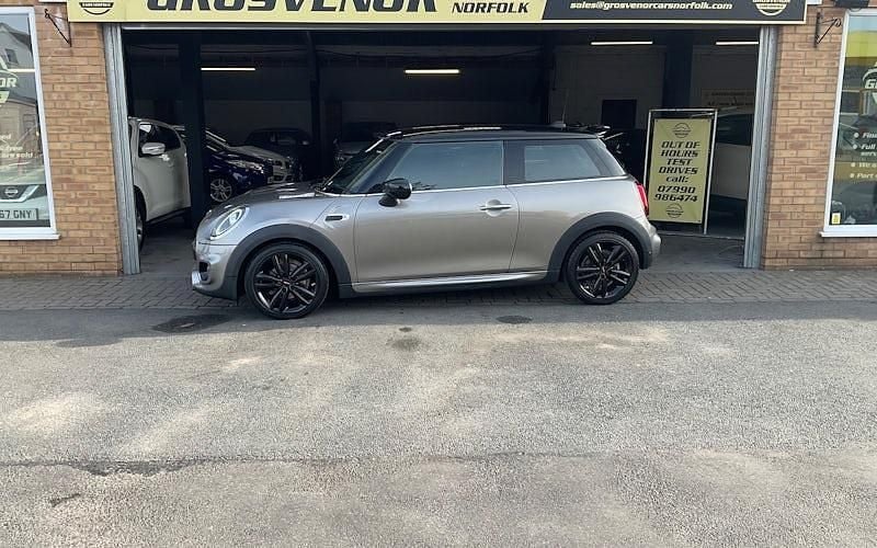 Used Mini Cooper Hatch 136 HP (100 kW) 2021 Hatchback