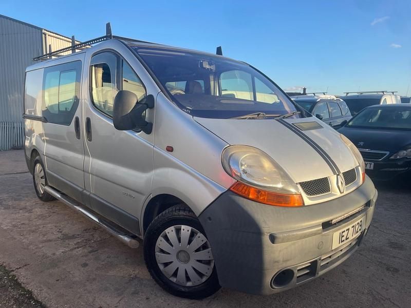Used Renault Trafic 2006 Silver MPV