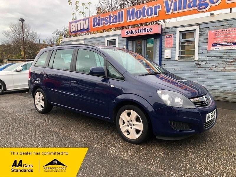 Blue Used 2012 Vauxhall Zafira | £3,495 (A bit pricey) - Image 1/4